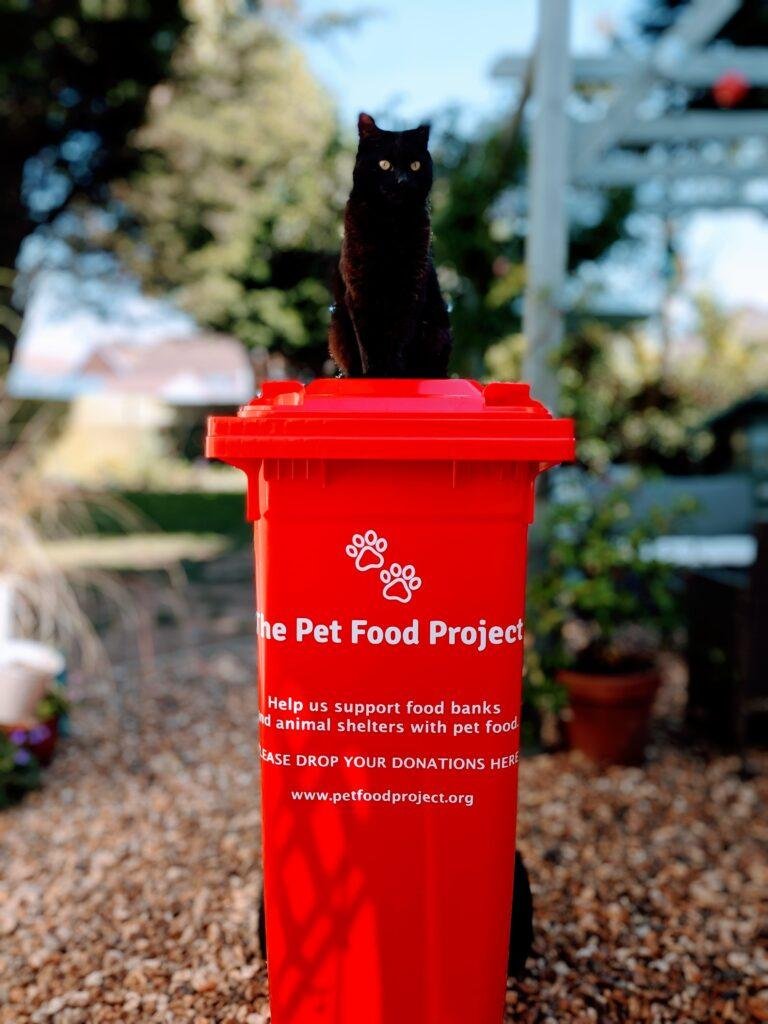Pet food bank